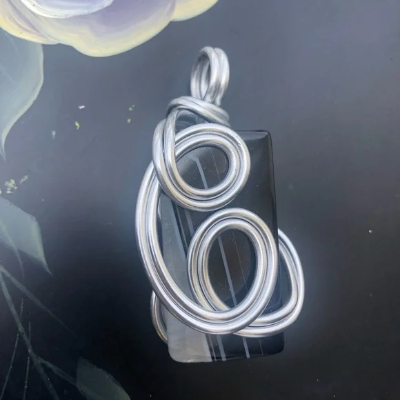 Silver Tone Wire Wrapped Pendant - Picture 13 of 15